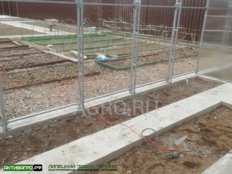 Теплица Ударница Благодатная, ширина 3/3.5 м, труба 40х20 + 20х20 Теплица Ударница Благодатная, ширина 3/3.5 м, труба 40х20 + 20х20